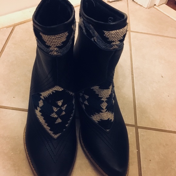 Sbicca Black ankle boots - Picture 3 of 6